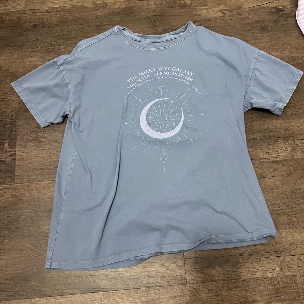 American Eagle Outfitters Gray Graphic Tee